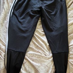 Adidas joggers size medium